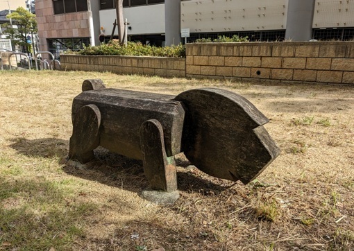 055926702-2.jpg