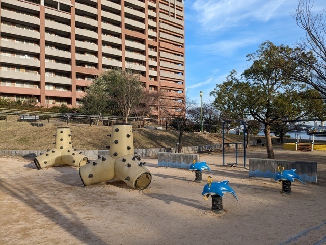 061437435-2.jpg