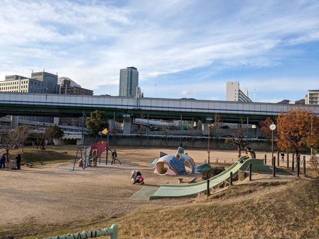 063606470-2.jpg
